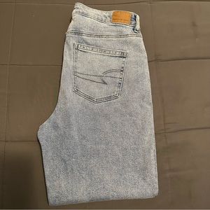 American Eagle Straight Leg Mom Jeans